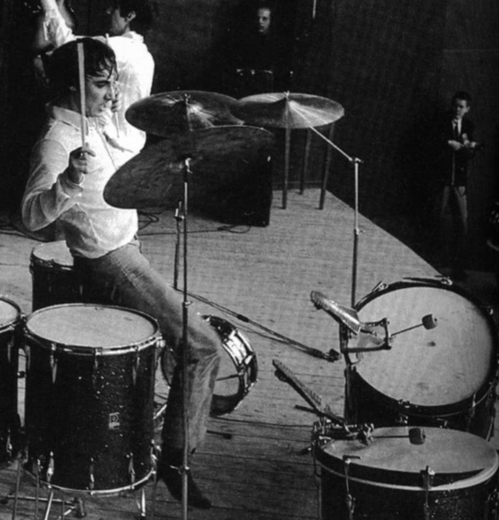 Though Moon was no stranger to exploding his drum set, he decided to up the ante for his TV stint, allegedly filling his kit with more gunpowder when the show’s technicians weren’t looking. 